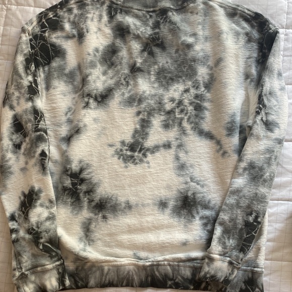 black and white sweatshirt - Picture 3 of 3